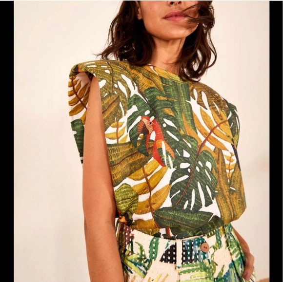 FARM Rio Tops - Farm Rio Paradise Forest Toucan Parrot Large Top